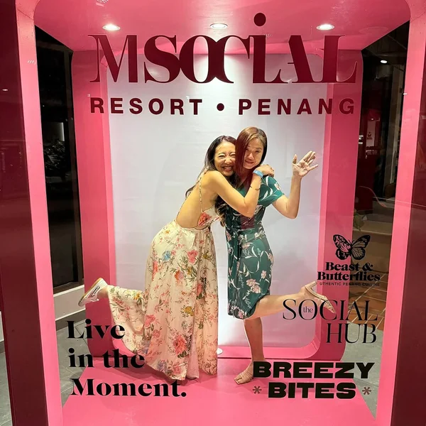 Ahhhh @msocialresortpenang ✨❤️🏝️ 
A magical sunset followed by the most magnificent sunrise…
(First...